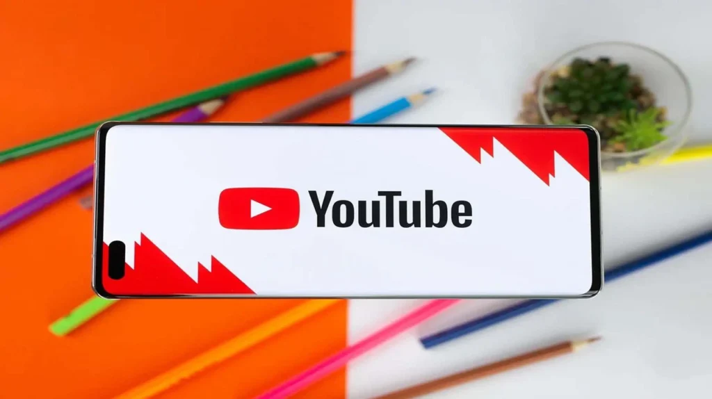 Il pulsante “Chiedi” sbarca su YouTube per grandi schermi: con AI Gemini puoi porre domande relative al contenuto video